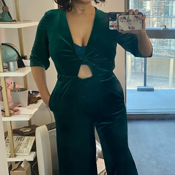 MPC green jumpsuit velvet - Picture 8 of 12